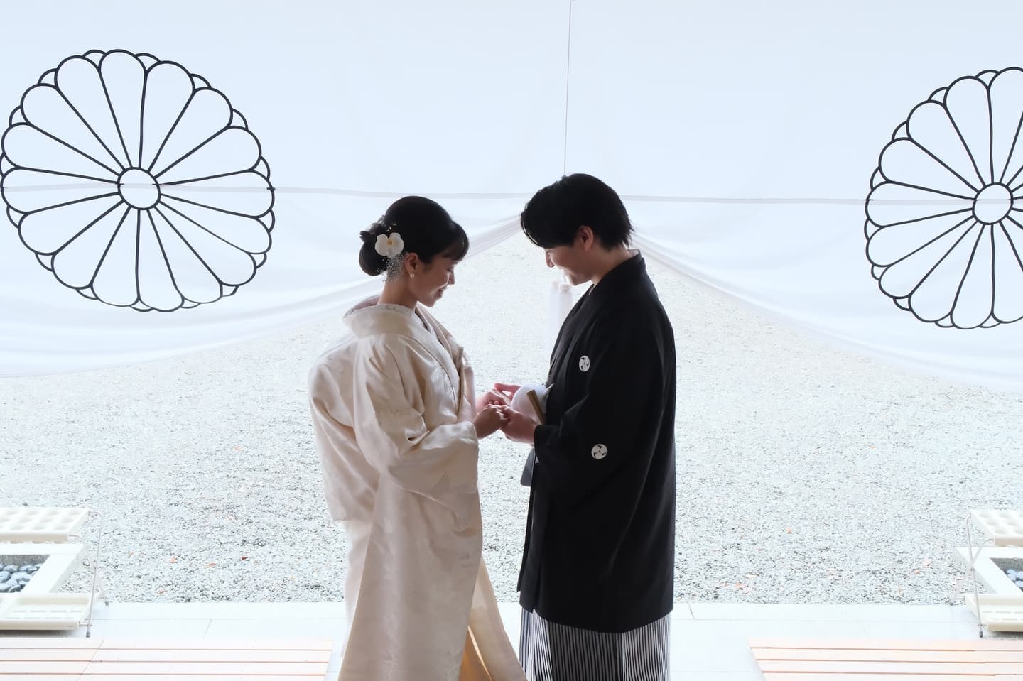 和装衣装で大神神社で結婚式の写真