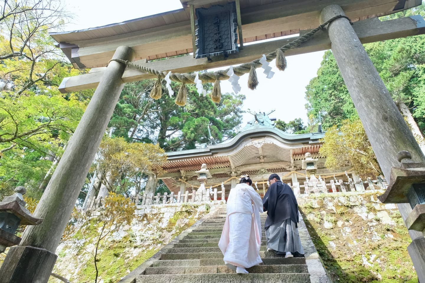 玉置神社で結婚式の花嫁
