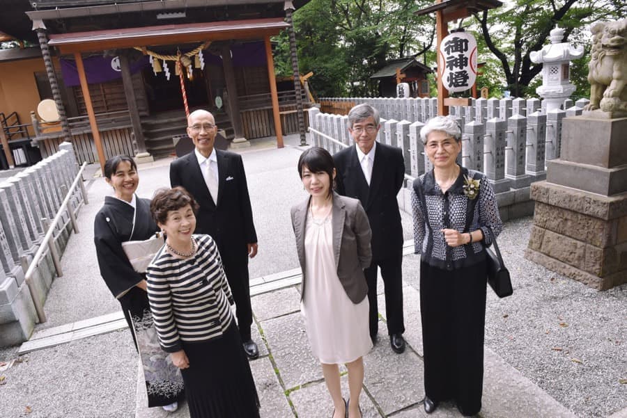 神社で神前結婚式の挙式当日の写真