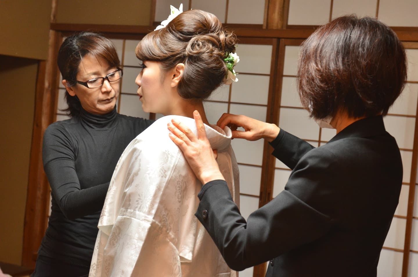 京都吉田神社で結婚式の花嫁
