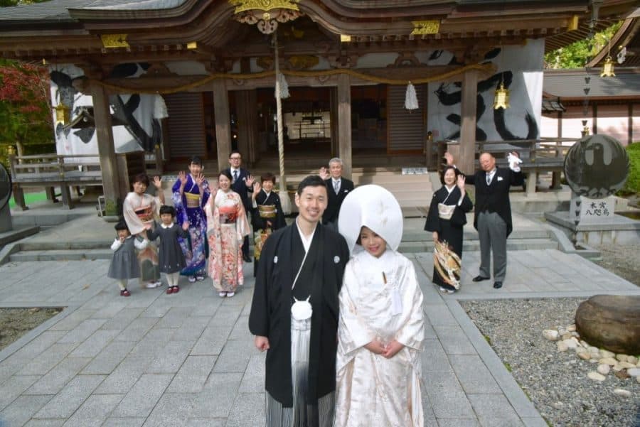 熊野本宮大社の結婚式の白無垢綿帽子