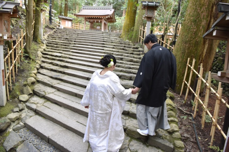 大神神社で白無垢で結婚式の花嫁