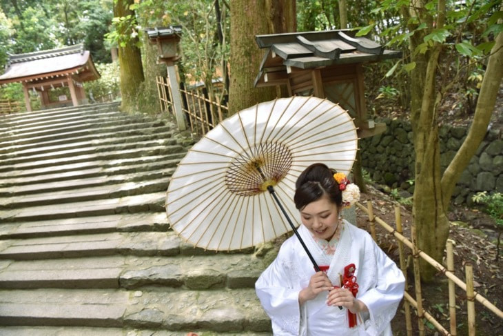 大神神社で結婚式の白無垢花嫁