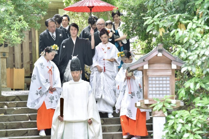 大神神社で結婚式の白無垢花嫁