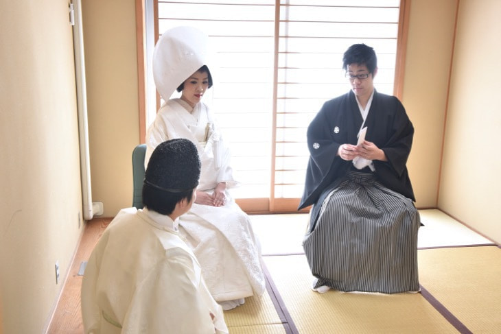 大神神社で結婚式の花嫁