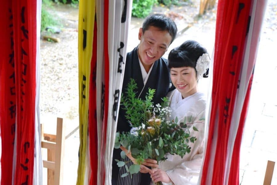 手作りブーケと白無垢の花嫁衣装
