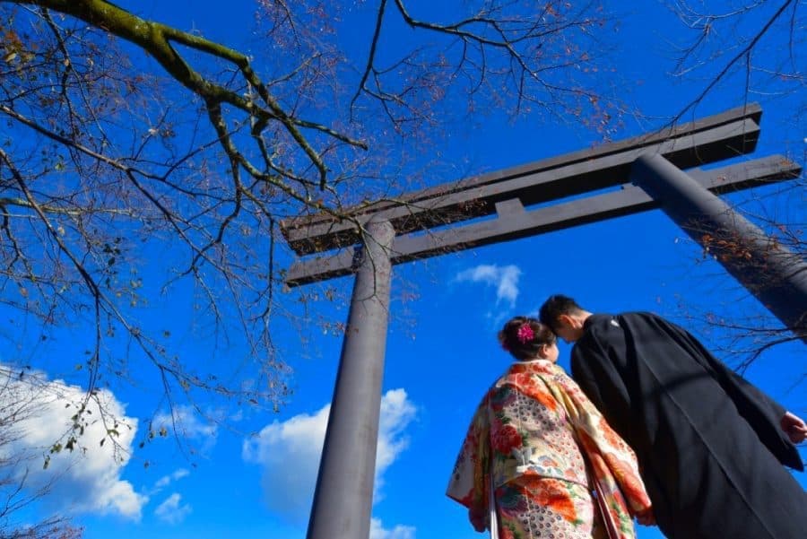 熊野本宮大社の結婚式の白無垢綿帽子