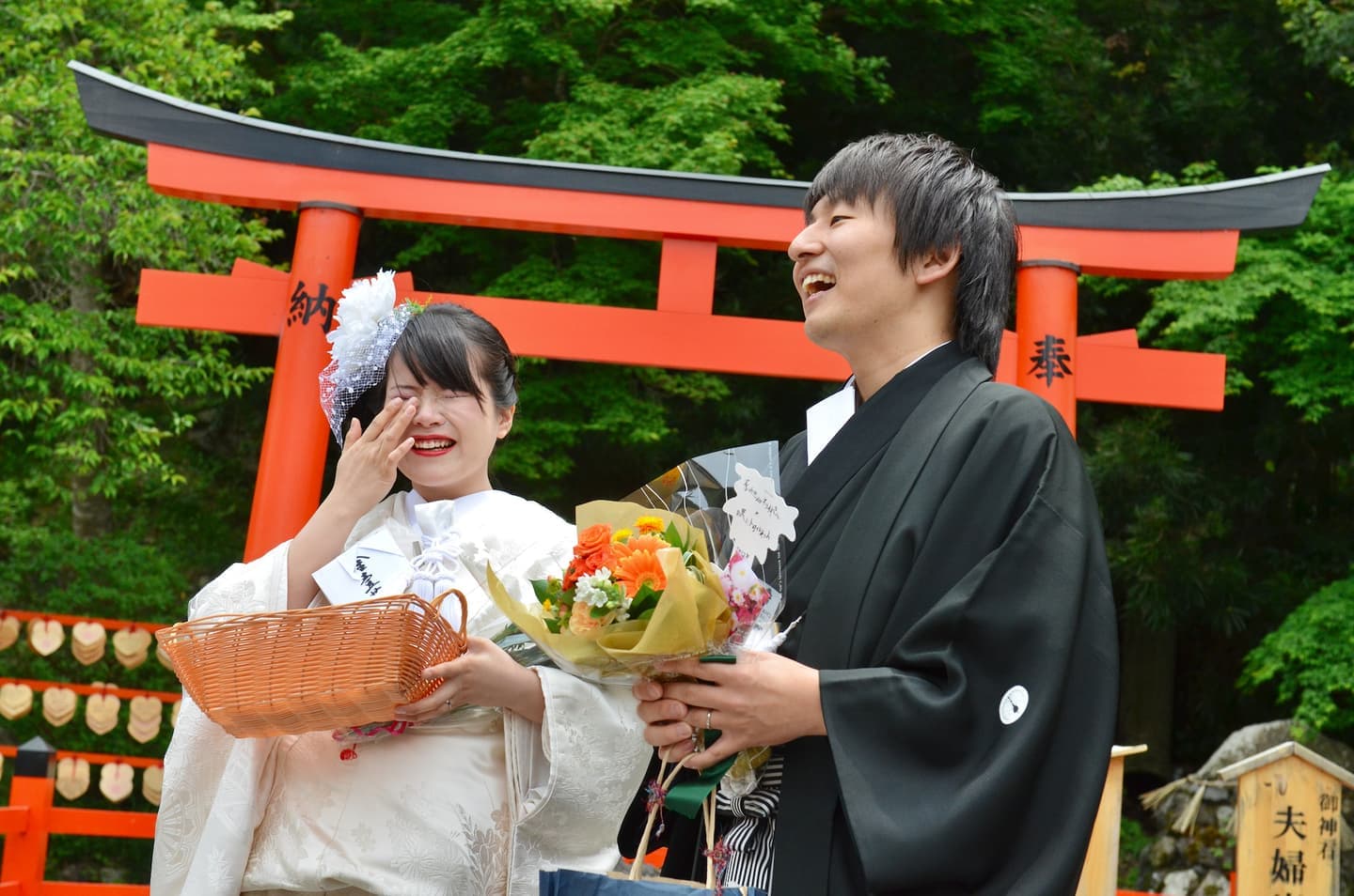 出雲大神宮で結婚式の新郎と花嫁