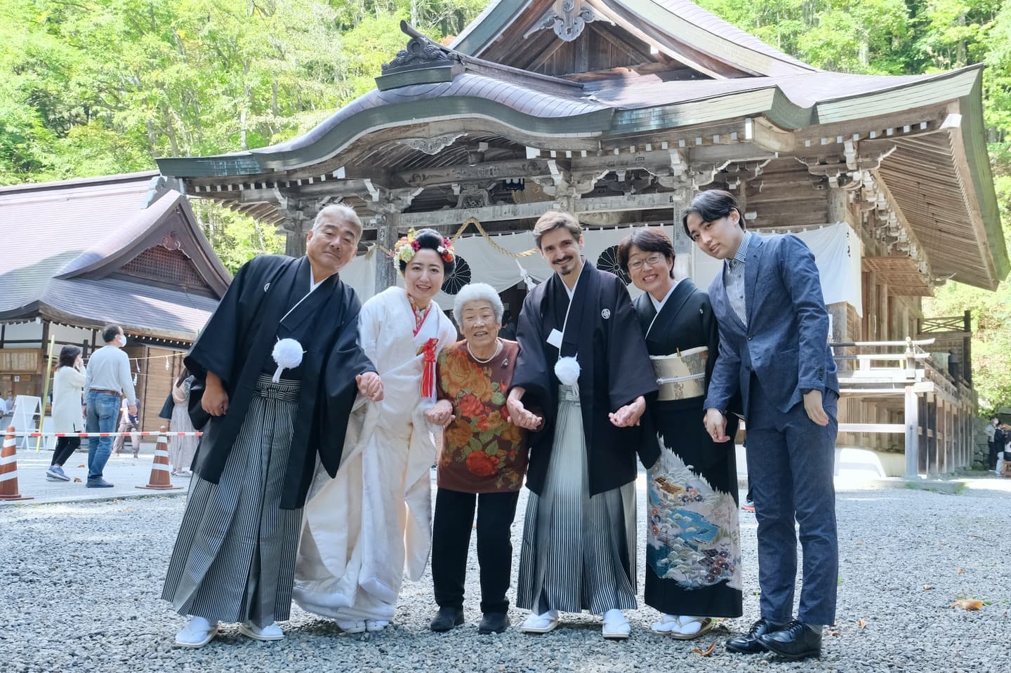 戸隠神社で結婚式の花嫁
