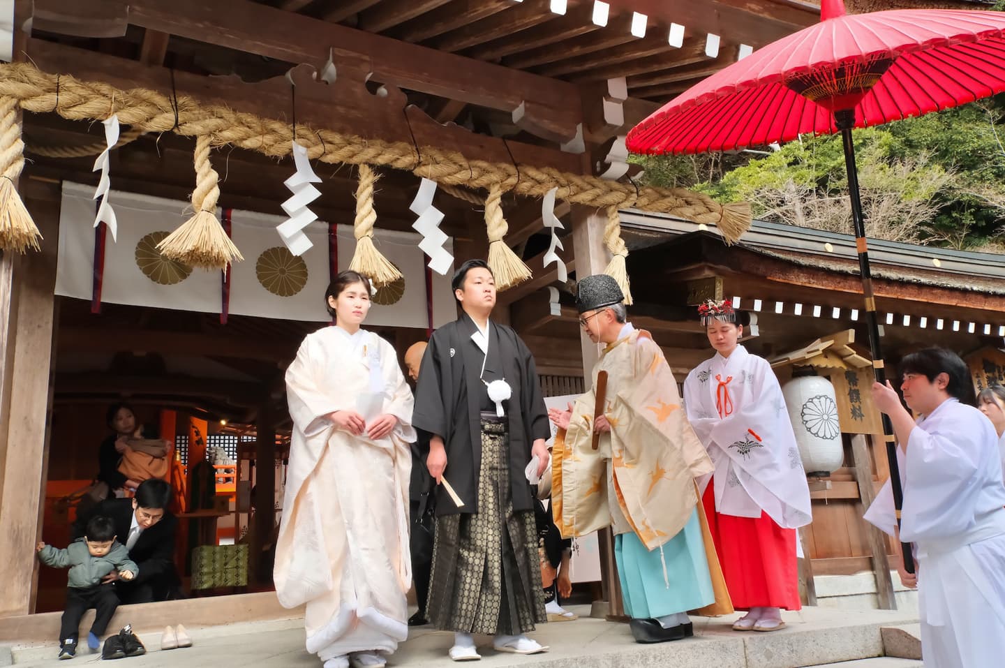 神社で結婚式の和装花嫁の写真