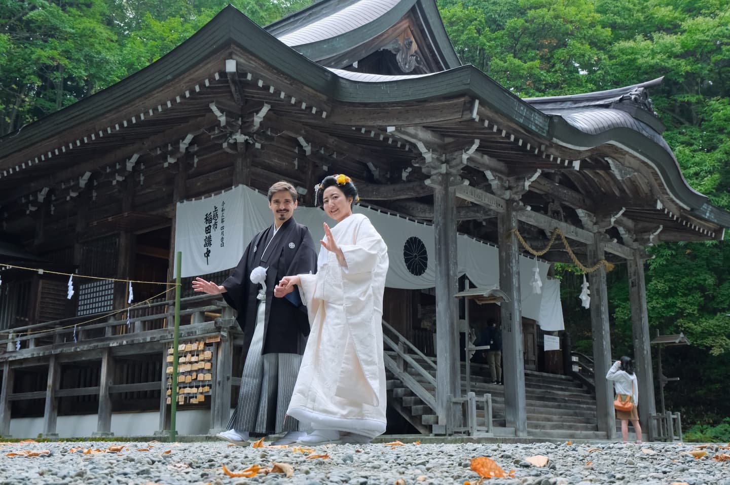 神社で結婚式の和装花嫁の写真