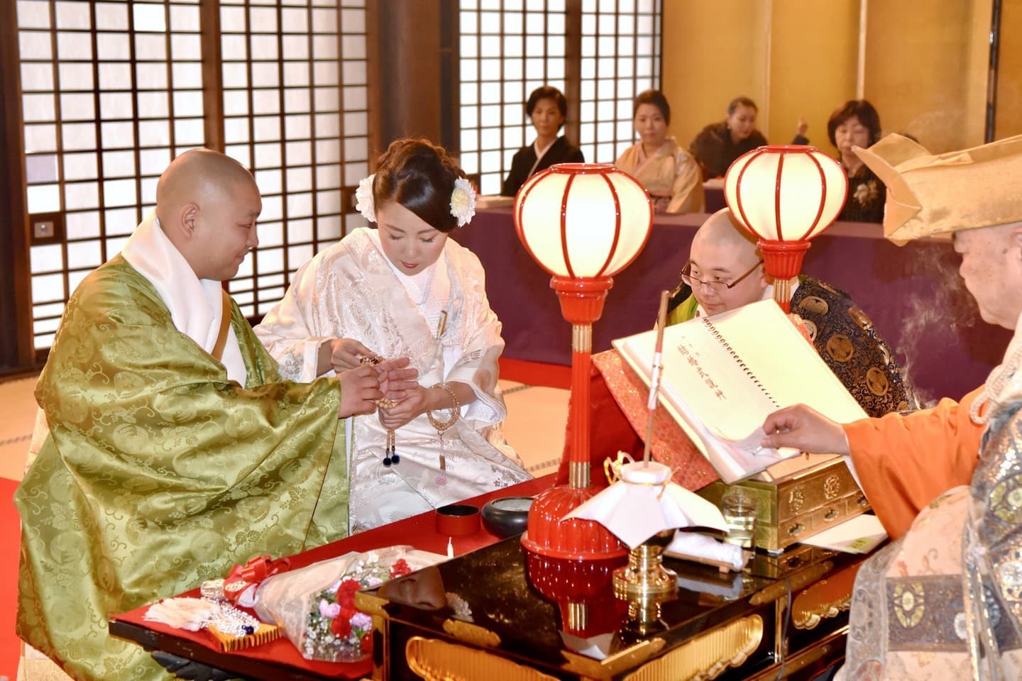 知恩院の仏前結婚式の新郎新婦