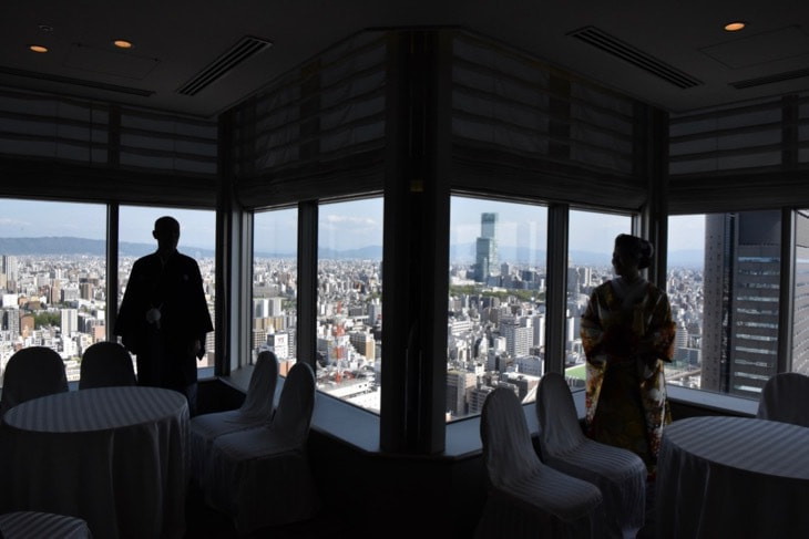 難波八坂神社の結婚式の洋髪白無垢
