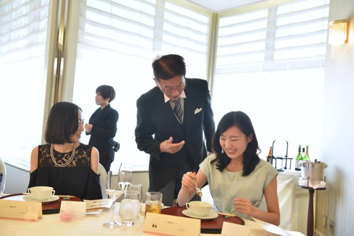 難波八坂神社の結婚式の洋髪白無垢