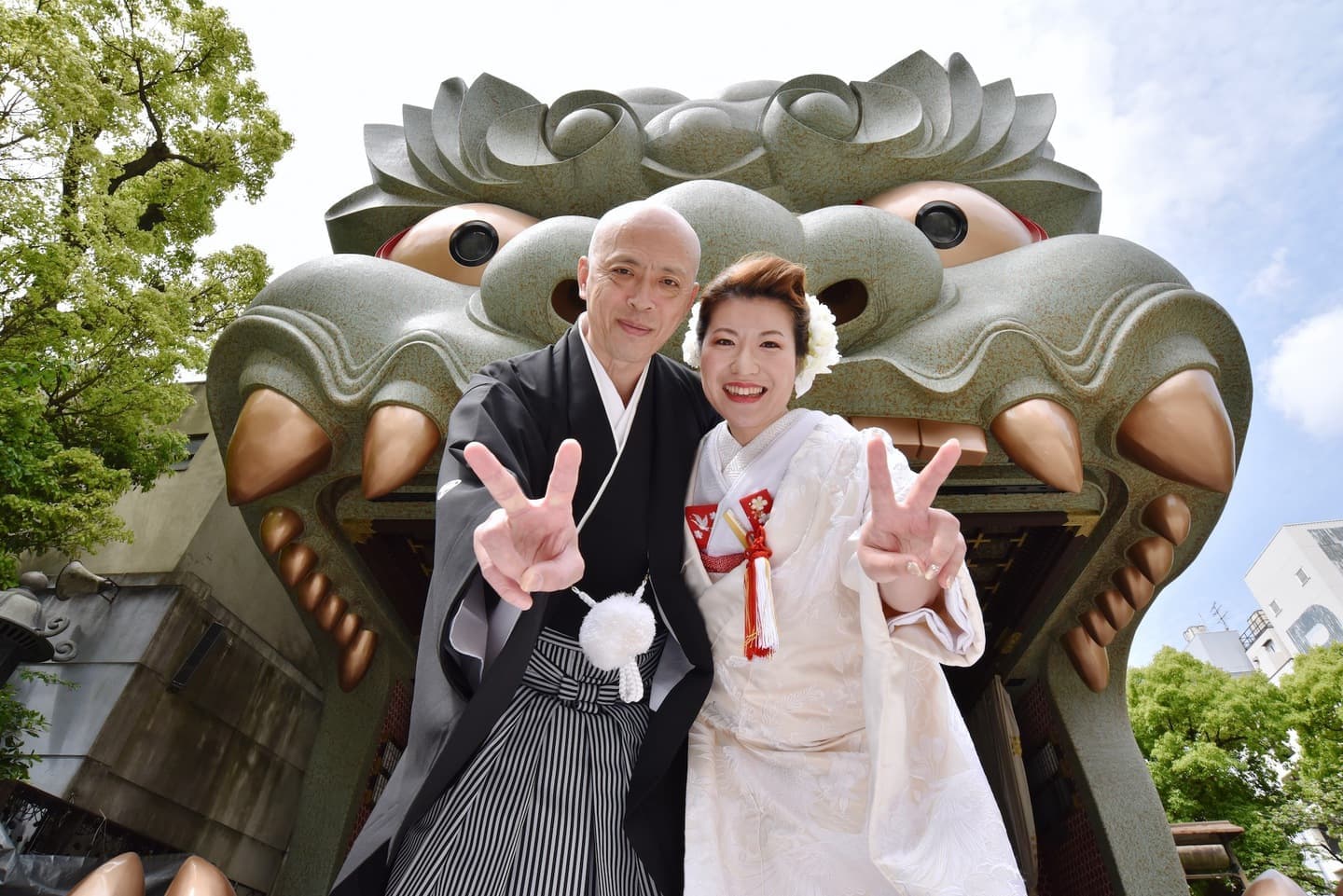 難波八坂神社の結婚式の洋髪白無垢の花嫁