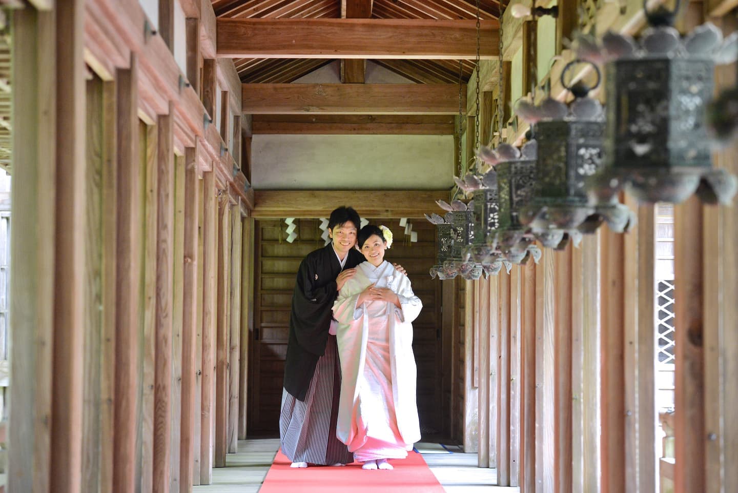 青海神社で結婚式の花嫁