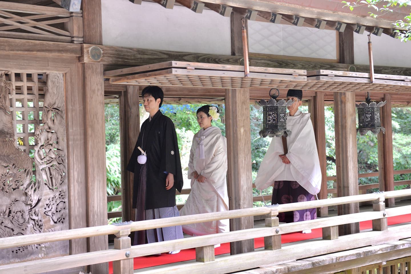 青海神社で結婚式の花嫁