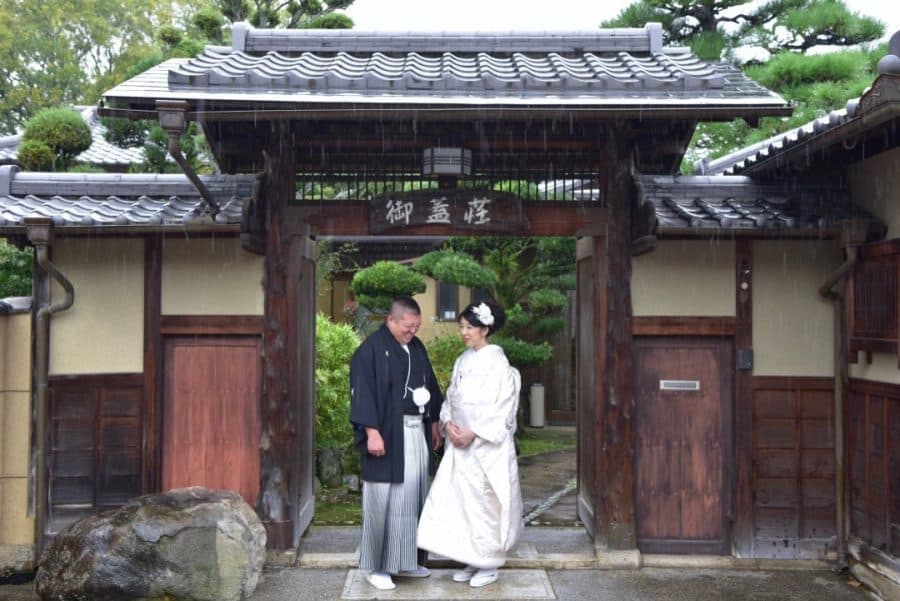 春日大社で結婚式の花嫁