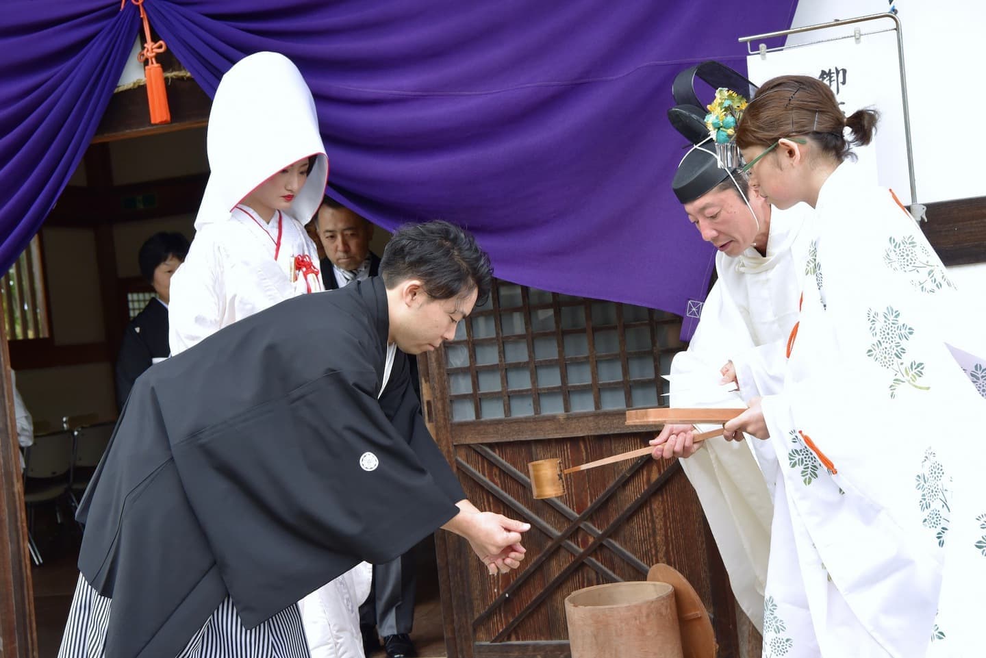 吉野神宮で結婚式の花嫁