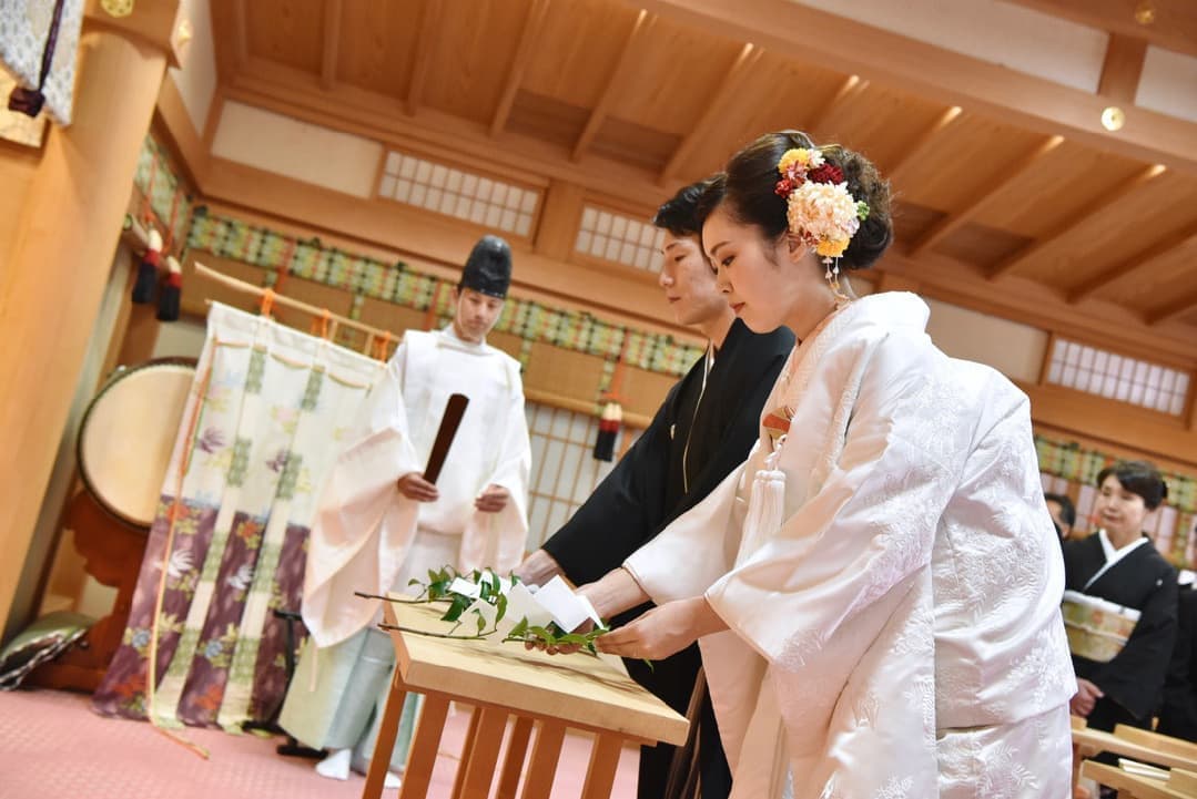 大神神社での神前結婚式の写真