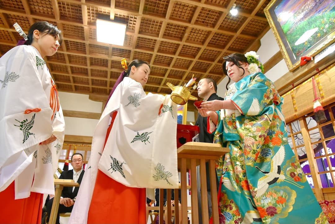 枚岡神社で結婚式の写真