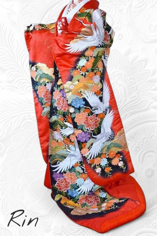 赤と黒色の色打掛
