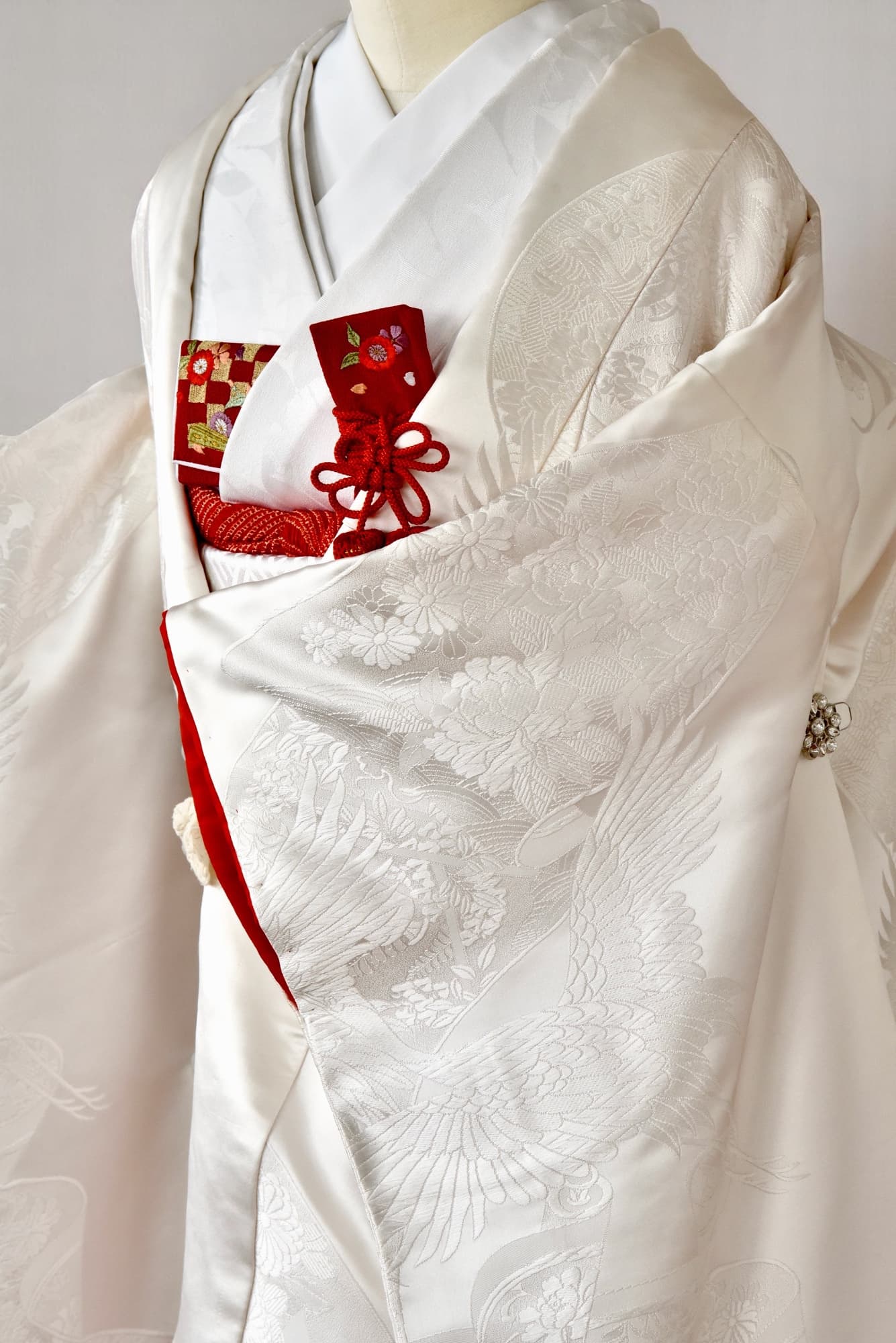 和装着物での結婚式用衣装白無垢