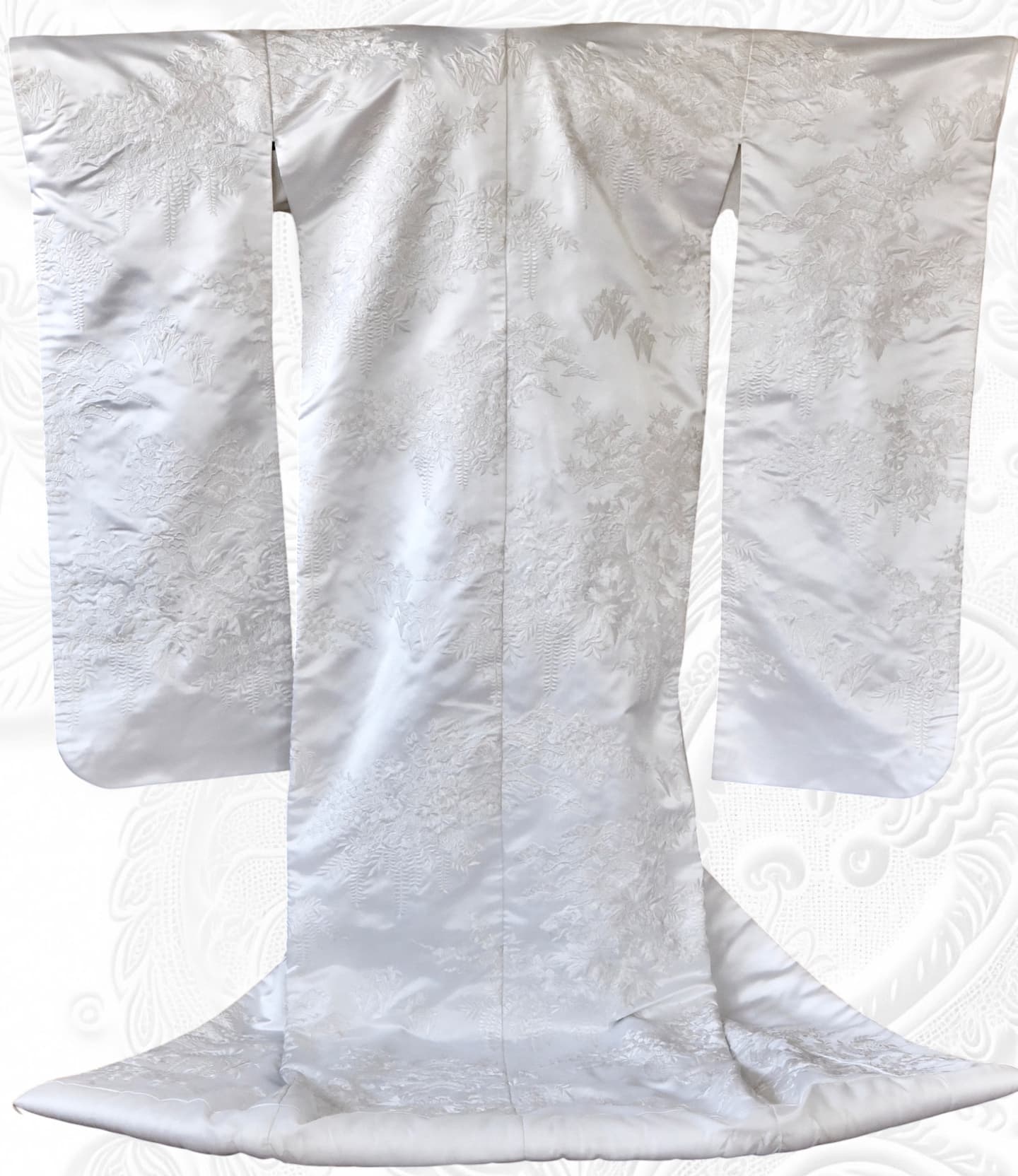 和装着物での結婚式用衣装白無垢