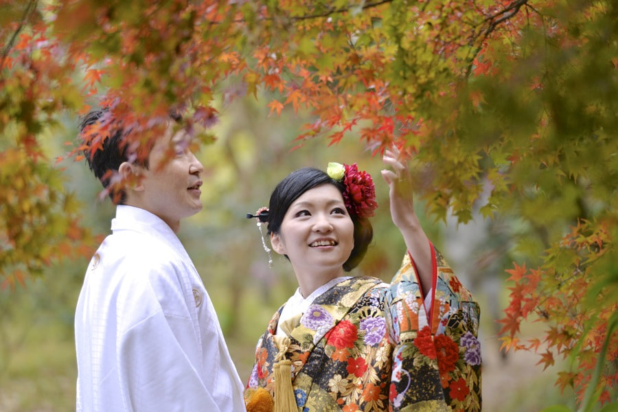 紅葉の京都で和装前撮りロケーションフォトの写真