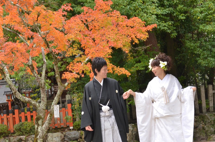 紅葉の京都で和装前撮りロケーションフォトの写真