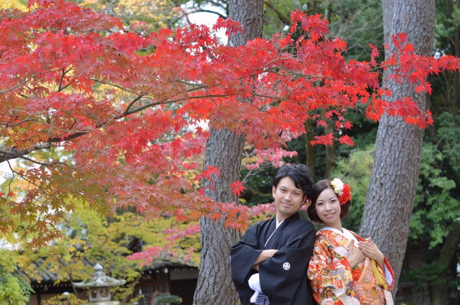 紅葉の京都で和装前撮りロケーションフォトの写真