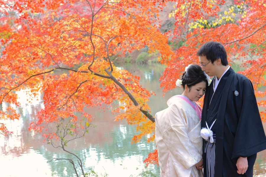 紅葉の京都で和装前撮りロケーションフォトの写真