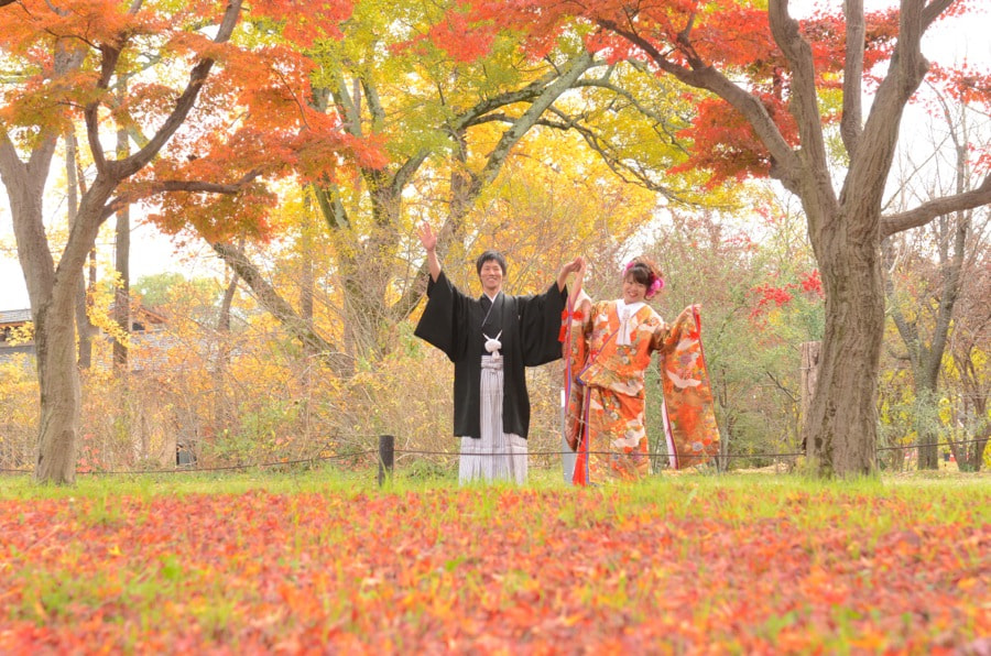 紅葉の京都で和装前撮りロケーションフォトの写真