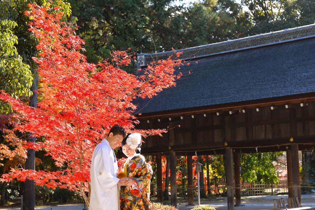 紅葉の京都で和装前撮りロケーションフォトの写真