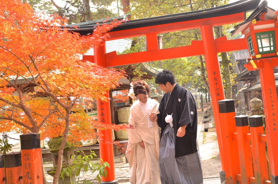 紅葉の京都で和装前撮りロケーションフォトの写真
