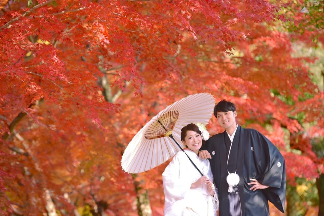 奈良の紅葉で和装前撮りフォトウェディングの写真