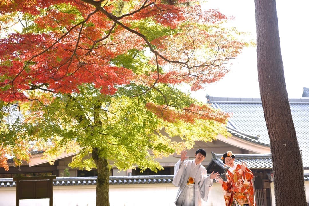 奈良の紅葉で和装前撮りフォトウェディングの写真