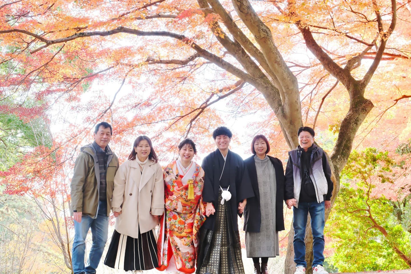  紅葉の奈良公園での前撮りフォトウエディング写真