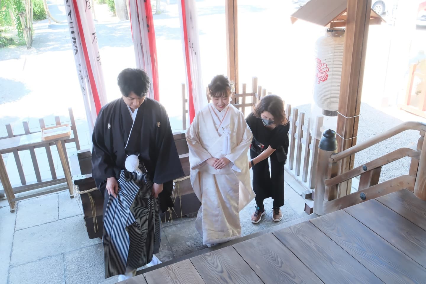 神社で和装のフォトウエディング