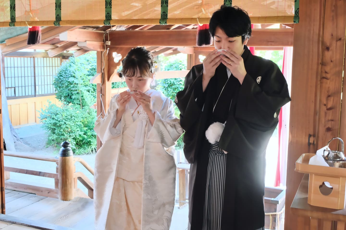 神社で和装のフォトウエディング