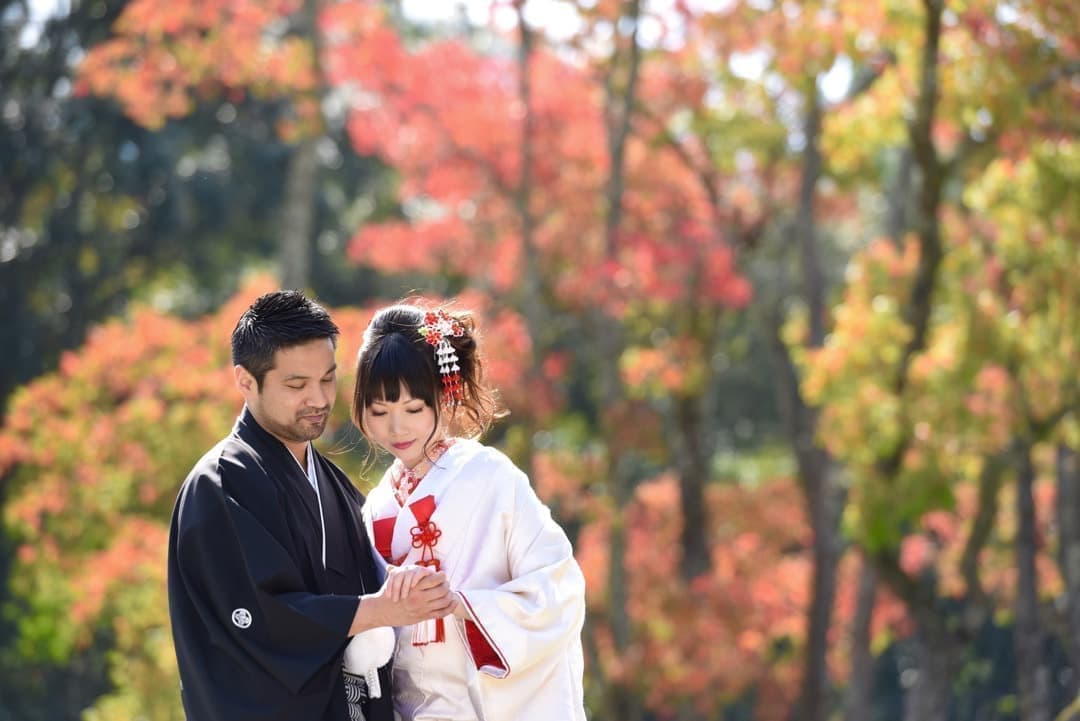 奈良の紅葉で和装前撮りフォトウェディングの写真