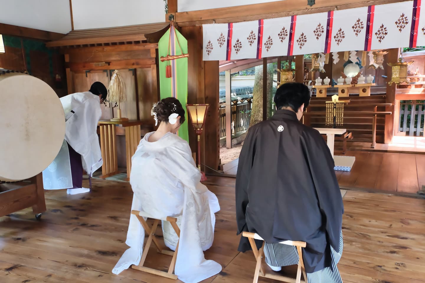 神社で和装のフォトウエディング