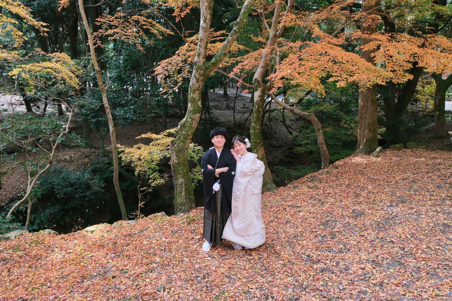  紅葉の奈良公園での前撮りフォトウエディング写真