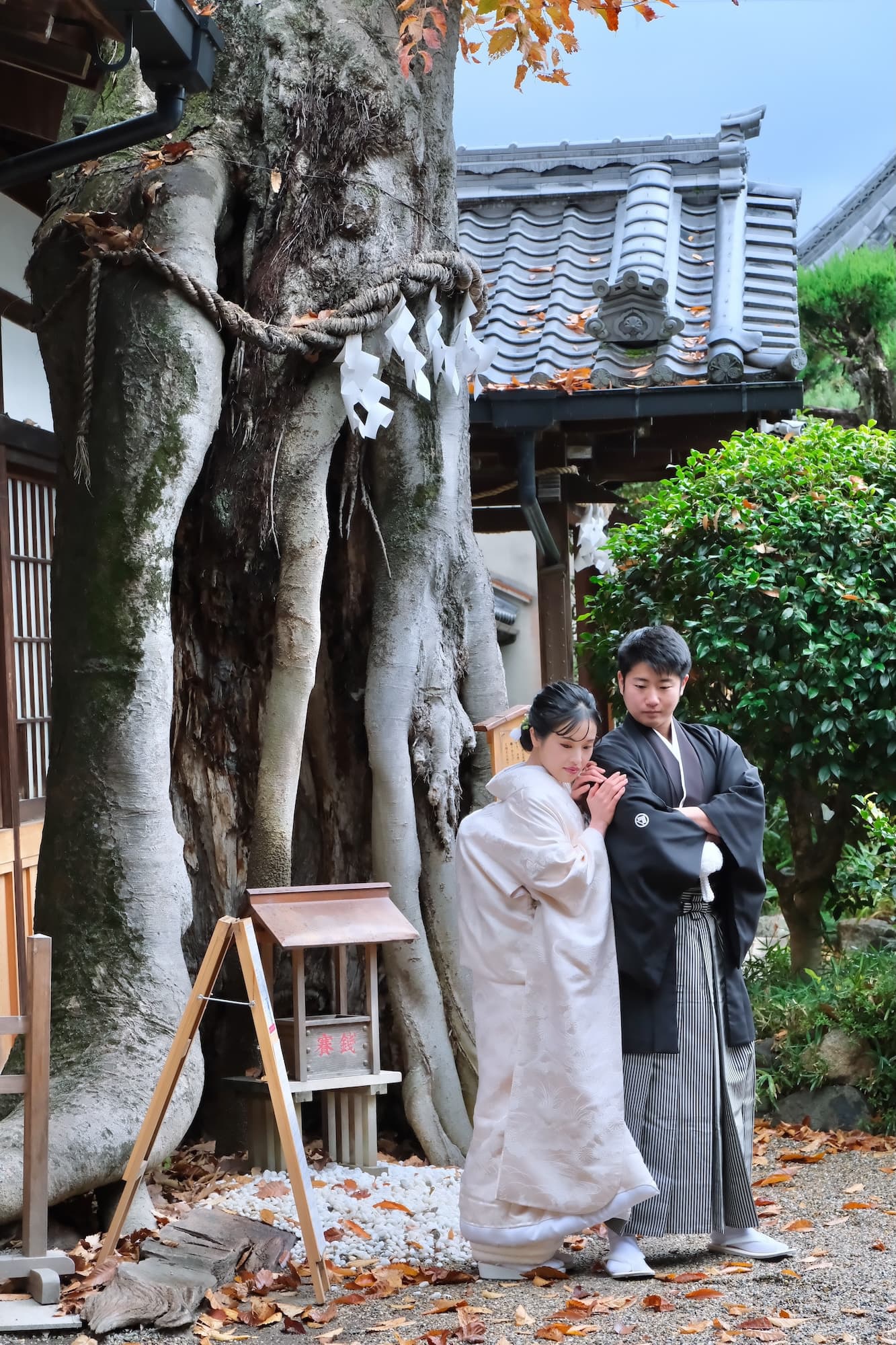 奈良の神社で和装のフォトウエディング。