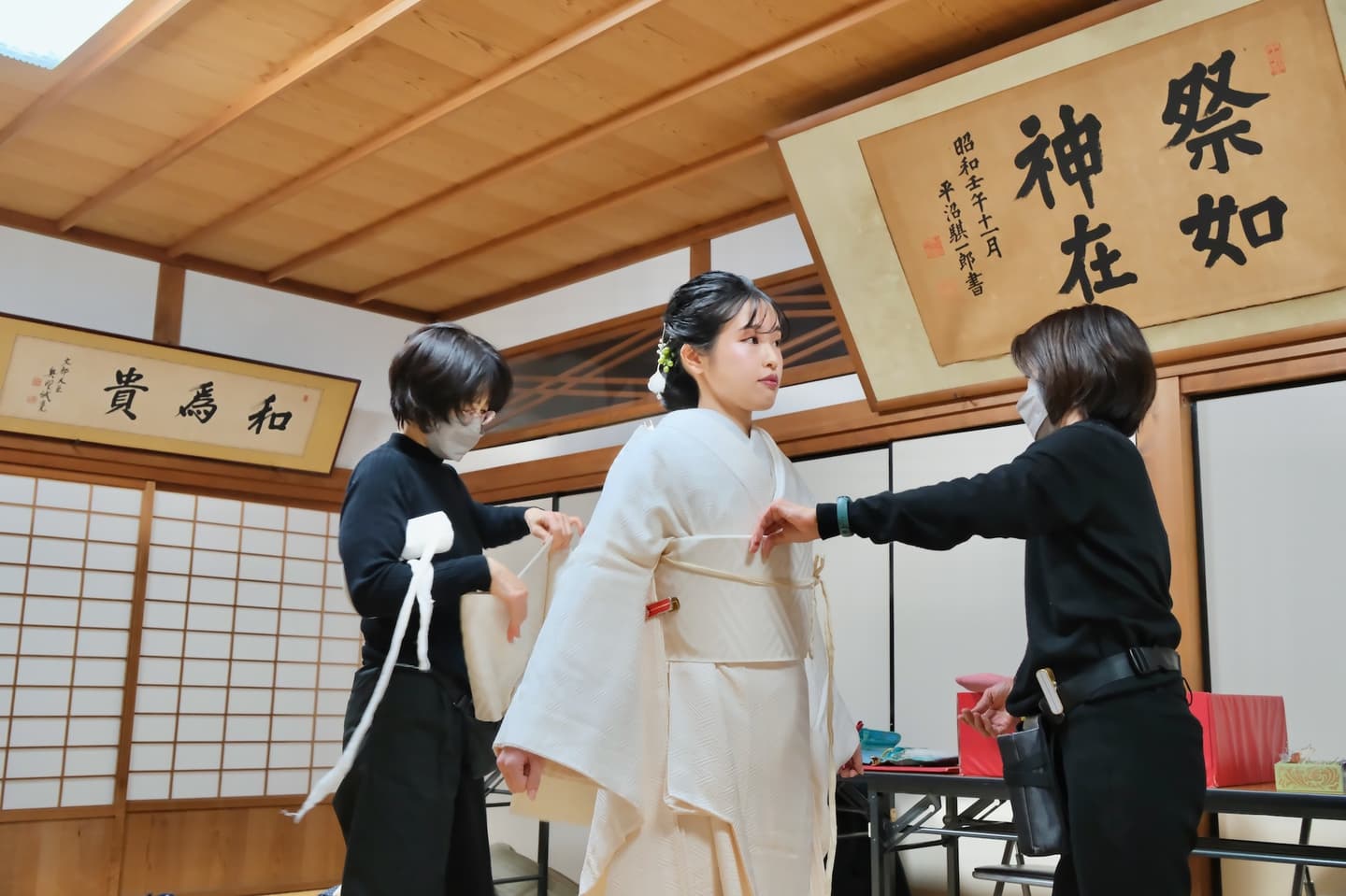 奈良の神社で和装のフォトウエディング。