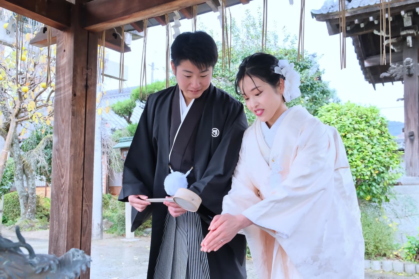 奈良の神社で和装のフォトウエディング。