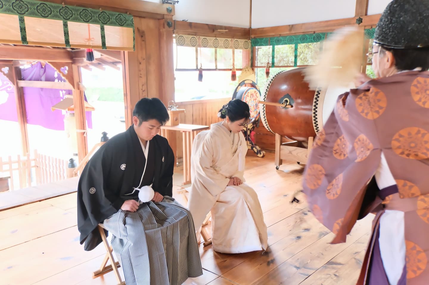 奈良の神社で和装のフォトウエディング。