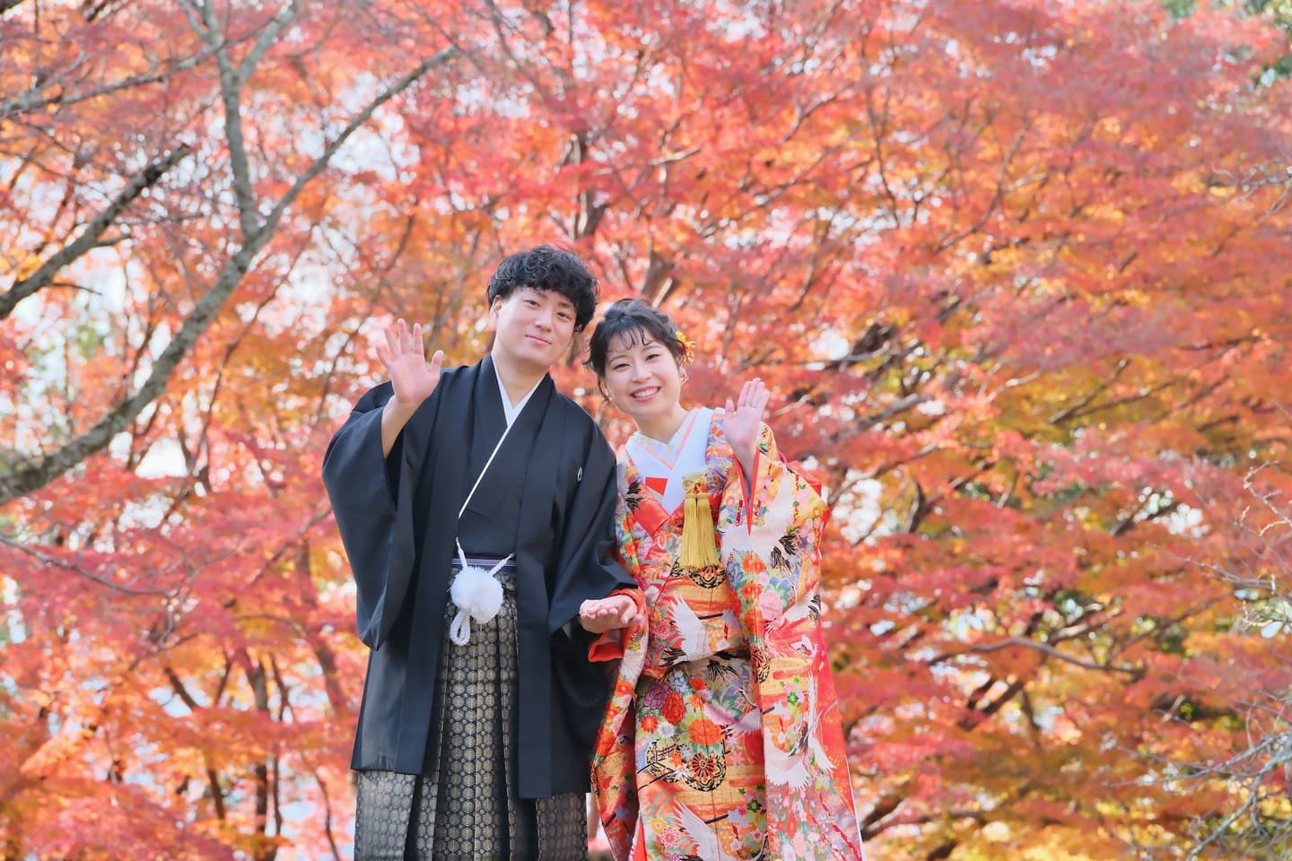  紅葉の奈良公園での前撮りフォトウエディング写真