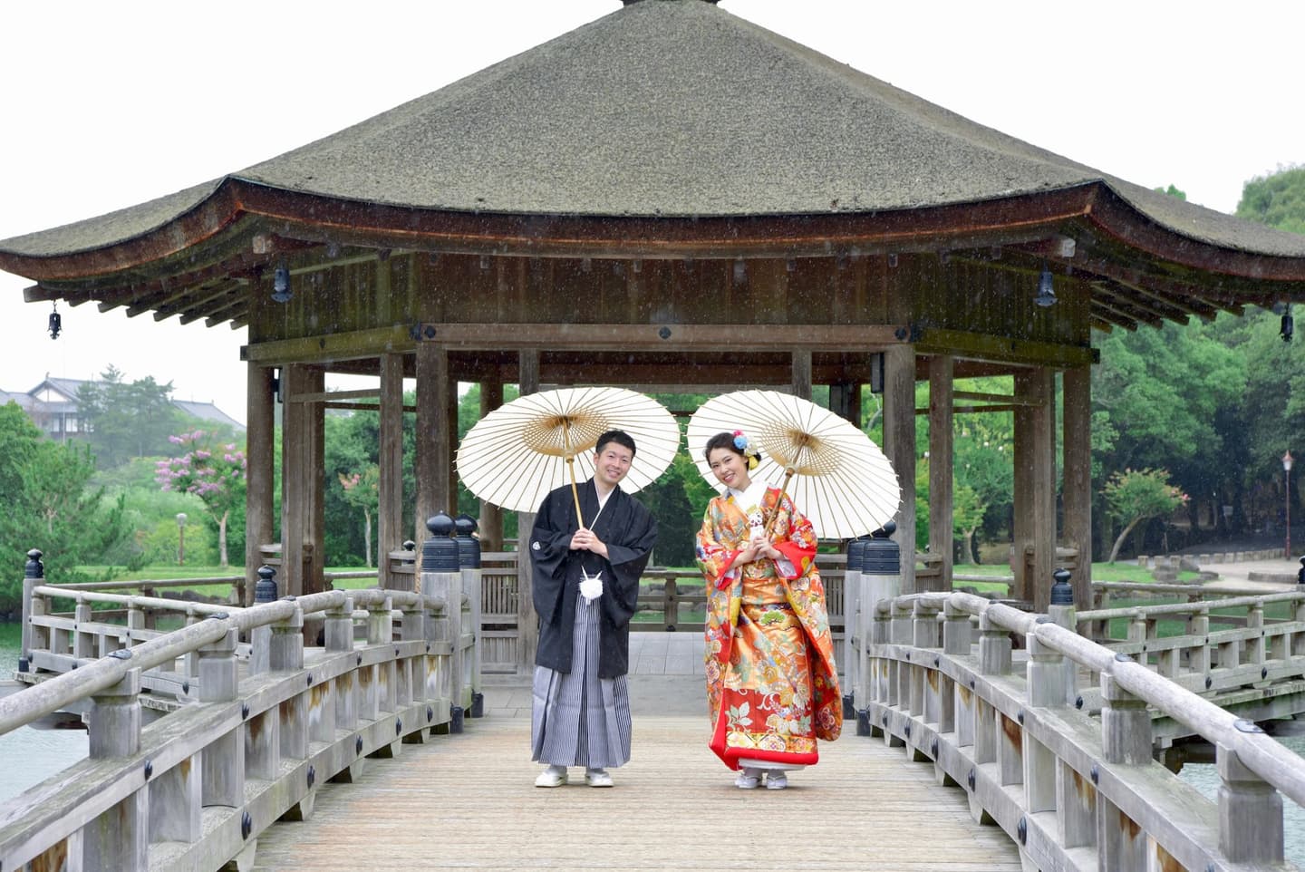 雨の前撮りロケーション撮影のフォトウエディング