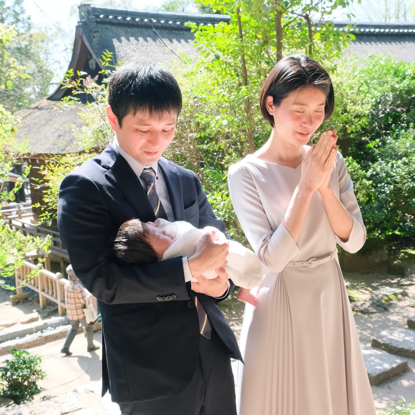 宇治上神社でお宮参りをした赤ちゃんと家族